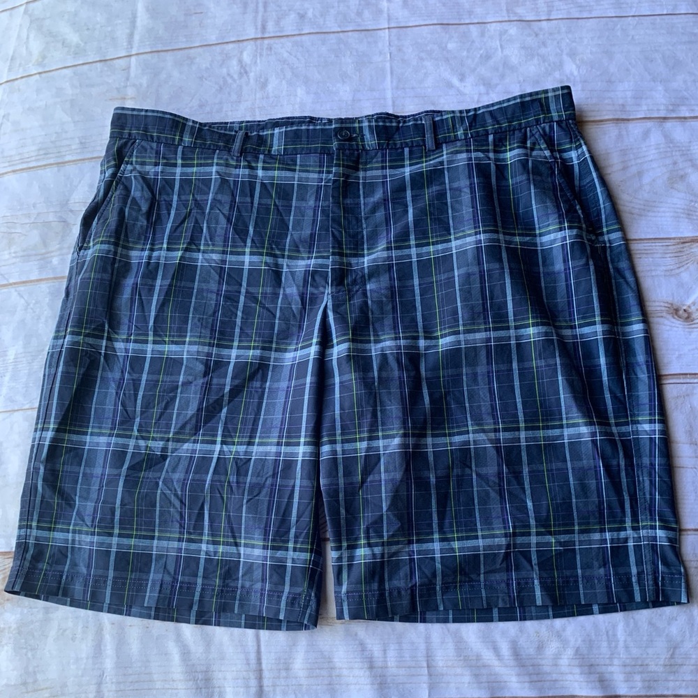 Kirkland Signature Blue Plaid Flat Front Shorts Size 44